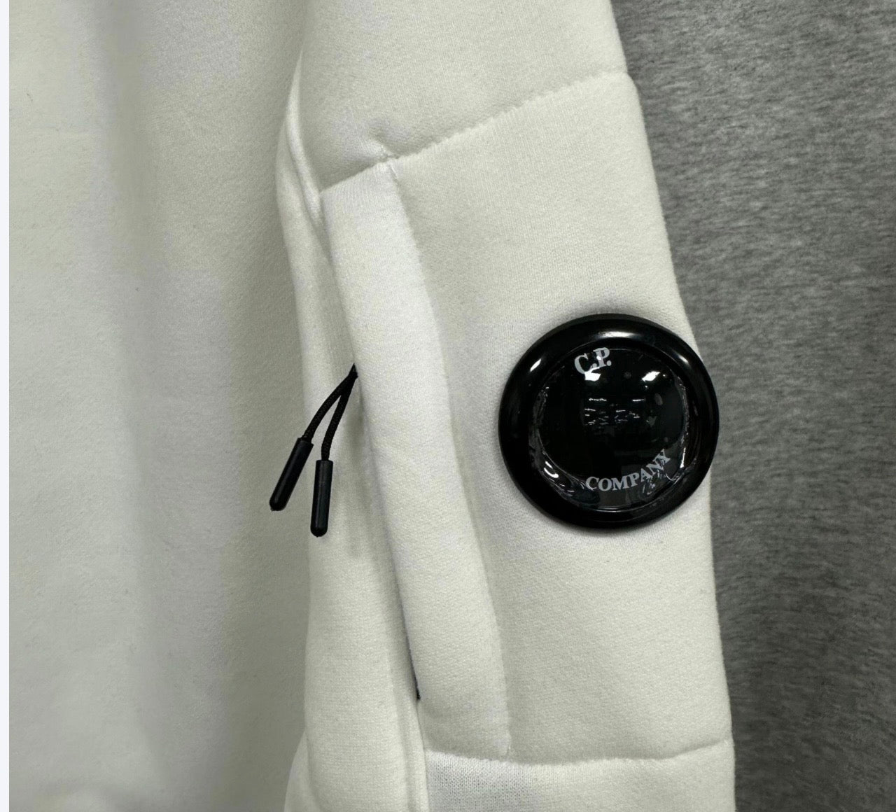 2. PULL STONE ISLAND & CP COMPANY